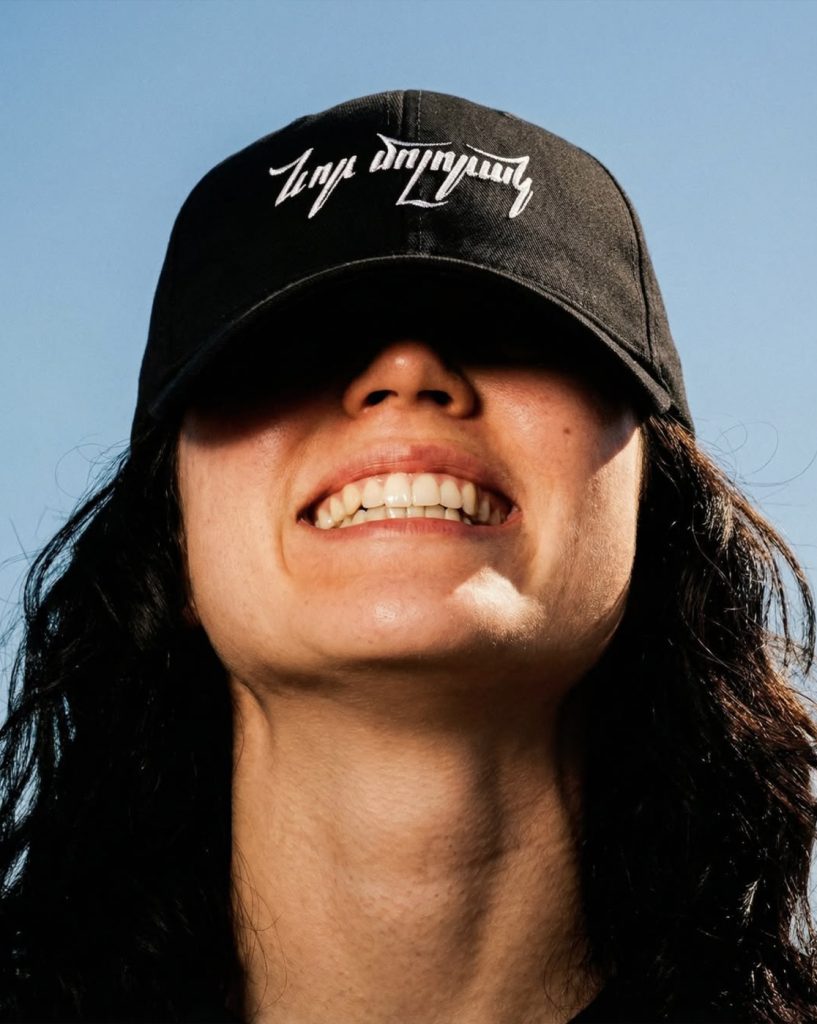 Caps